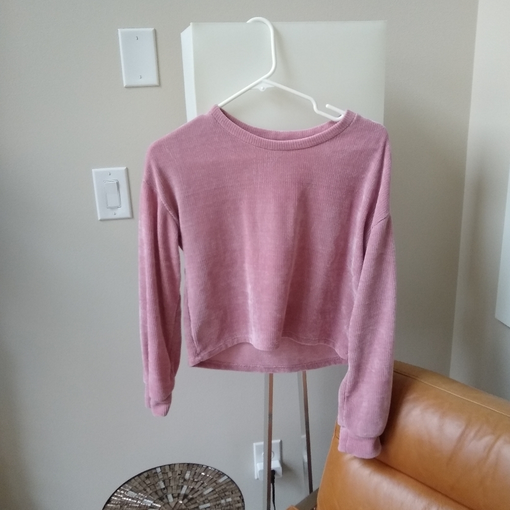 Crushed velvet pink crop sweater